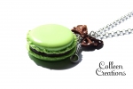 collier-macaron-pistache-chocolat